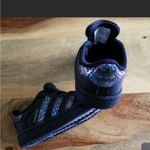 Adidas black and iridescent size 4k for a NEWBORN BABY ☺️